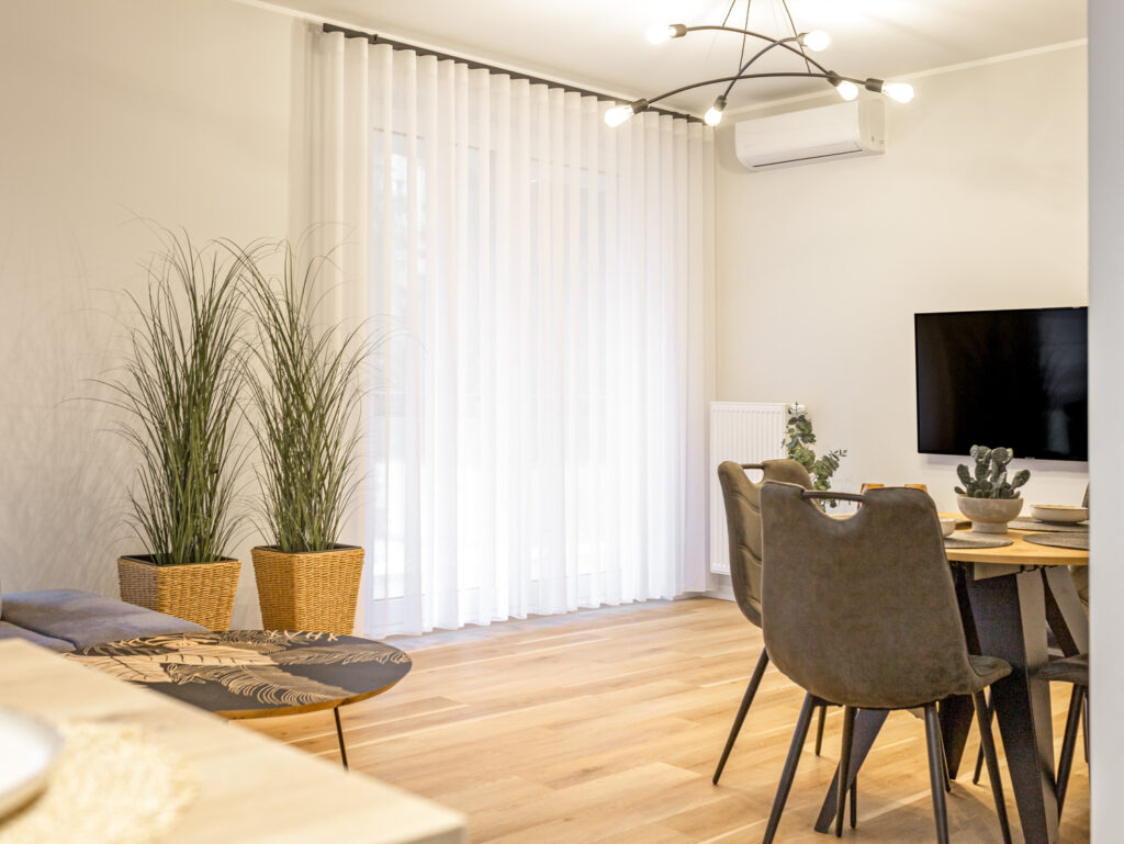 Zdjęcie salonu w mieszkaniu na wynajem – Kalisz